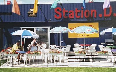 Bar Station D