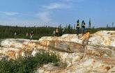 Située à moins de 15 km de la mine d’or d’Éléonore propriété de Dhilmar, la zone Cheechoo abrite un gisement aurifère inexploité avec un excellent potentiel d’expansion et de développement, tant pour l’exploitation minière souterraine que pour l’extractio