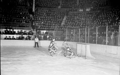 Hockey._Chicago_&_Canadiens_BAnQ_P48S1P02510.jpg