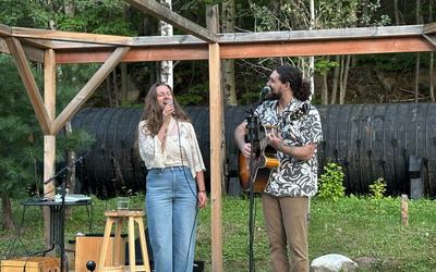 Natasha Liard et Al Sam sur scène ensemble