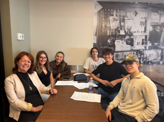 Diane Dallaire et des étudiants du Cégep de l'Abitibi-Témiscamingue | Élections 2026