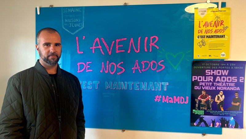Adam Filion, rappeur du groupe Cinqops, le tout premier porte-parole des Maisons des jeunes de Rouyn-Noranda.