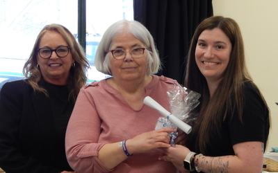 Lucie Chamberland, Trésorière du CA de la Ressource, Annette Légère et Carolyne Labrecque, directrice adjointe de la Ressource